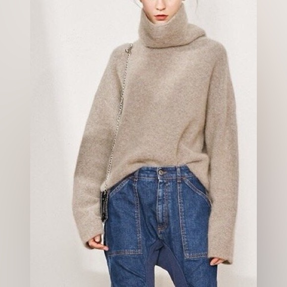 NWT Carra turtleneck sweater - Picture 4 of 8